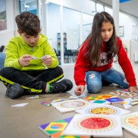 Triangle game – colour art