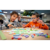 Track and trace - city cats | Educo | game box | MEETWERK.