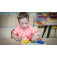 Shape sorting puzzle