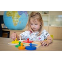 Shape sorting puzzle